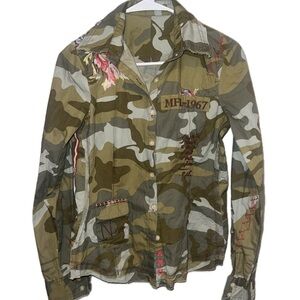Women's Camouflage Button-Up Top with Bright Embroidery Accents Size M